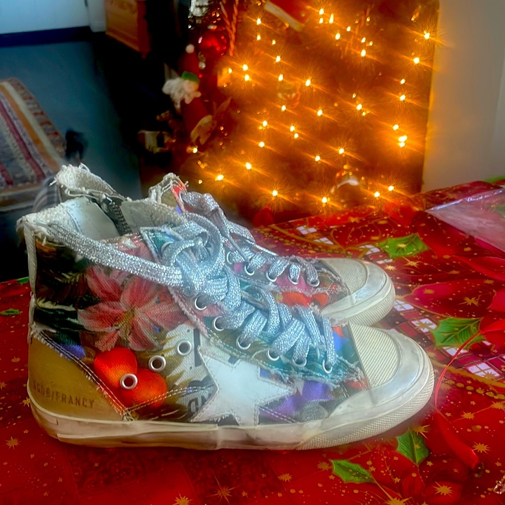 Golden Goose Miami Special Edition. Super cool!